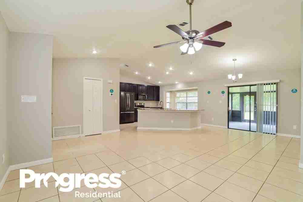 1546 Crossbeam Dr - Photo 3 of 16