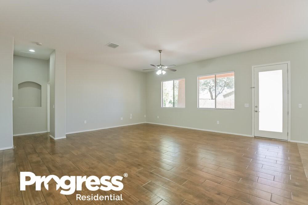 1051 E Mowry Wash Ln - Photo 3 of 21