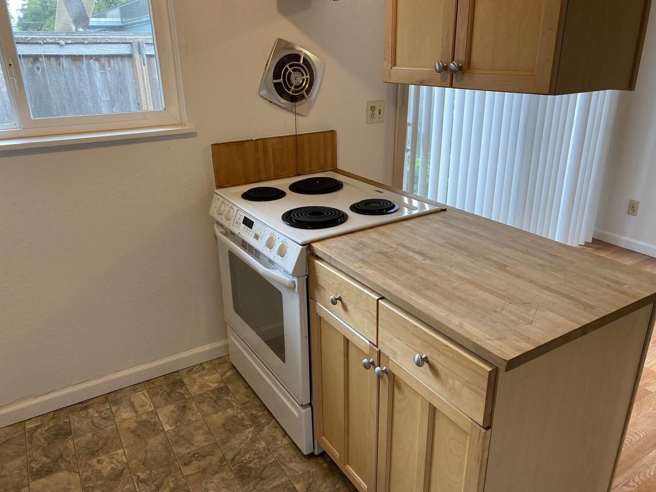 7425 Se Henry St #1 - Photo 5 of 13