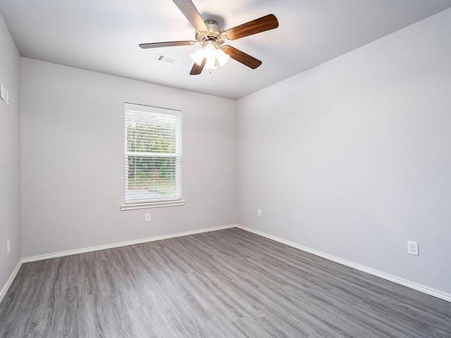 1603 W Walnut St - Photo 6 of 16