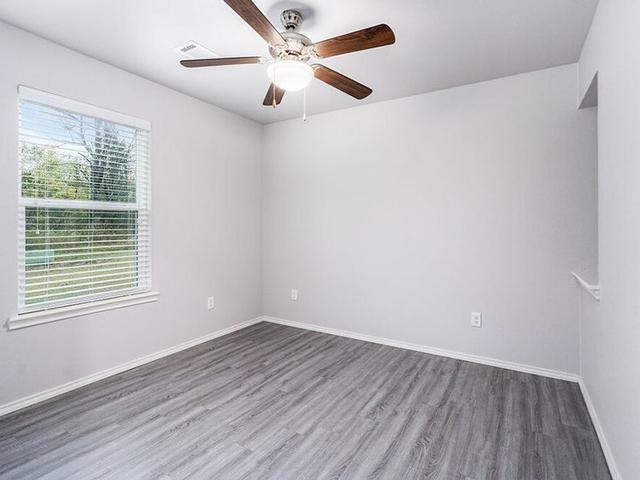 1603 W Walnut St - Photo 6 of 14