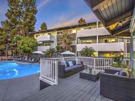 featured image of 425 Merrimac Way