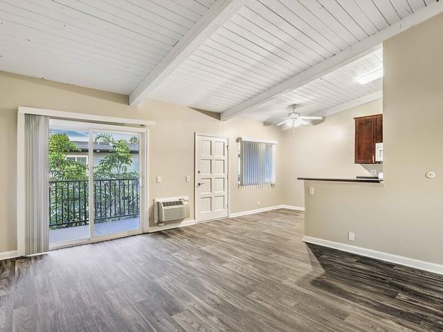 425 Merrimac Way