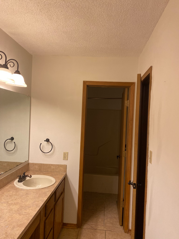 2913 Laura Ln #B - Photo 7 of 26