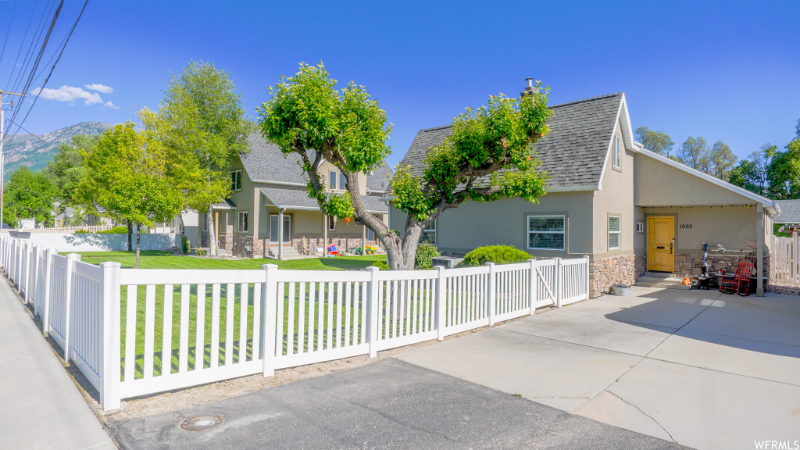 1003 Wsouth - Photo 2 of 12