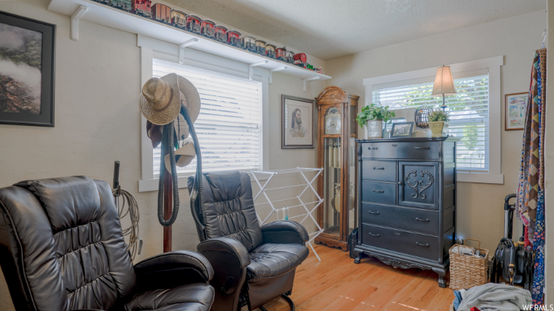 1003 Wsouth - Photo 6 of 12