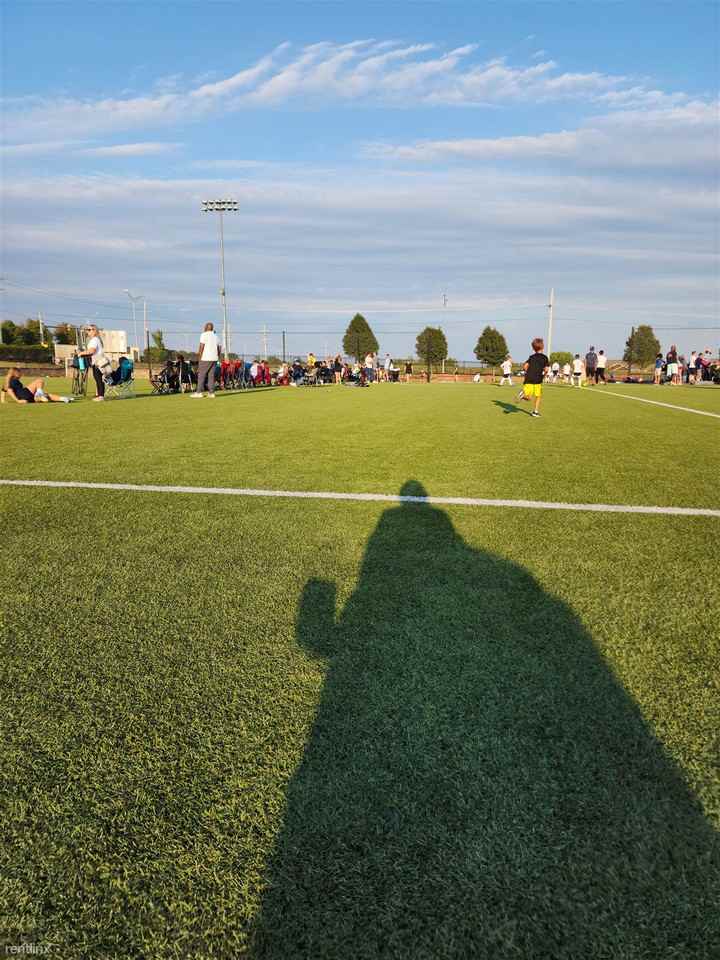 1626 Winchester Ave - Photo 2 of 3