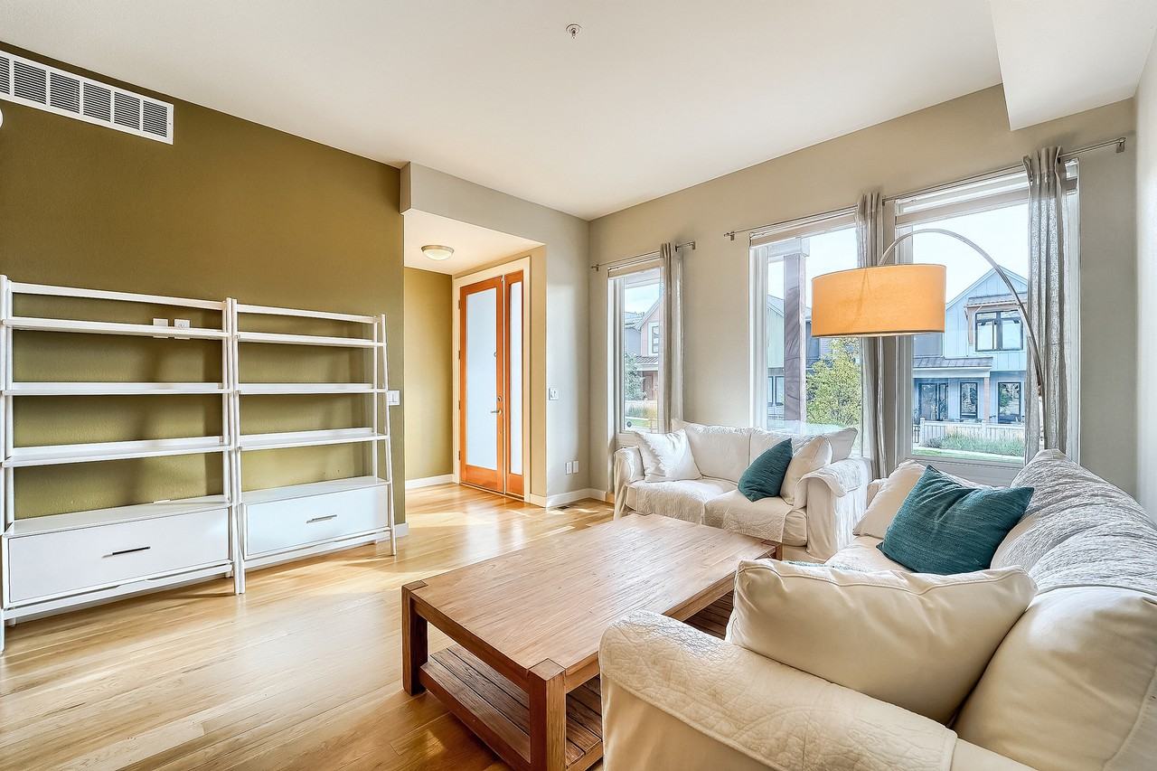 5313 5th St #B - Photo 3 of 32