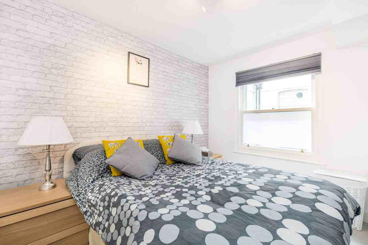 815 B St #2 - Photo 2 of 10