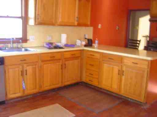 2200 Geneva St - Photo 2 of 10