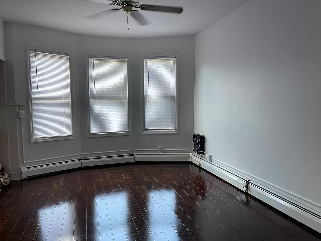 916 Broadway #3F - Photo 3 of 8