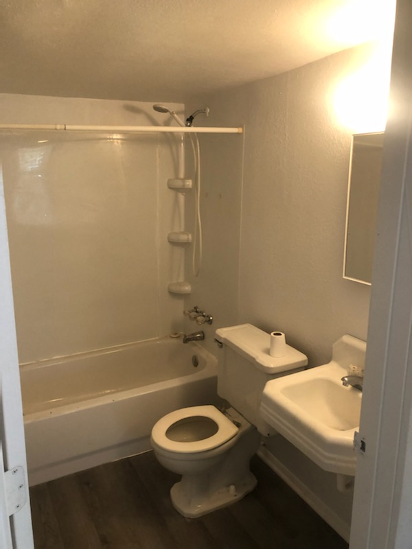 1113 N Sioux Ave - Photo 3 of 4