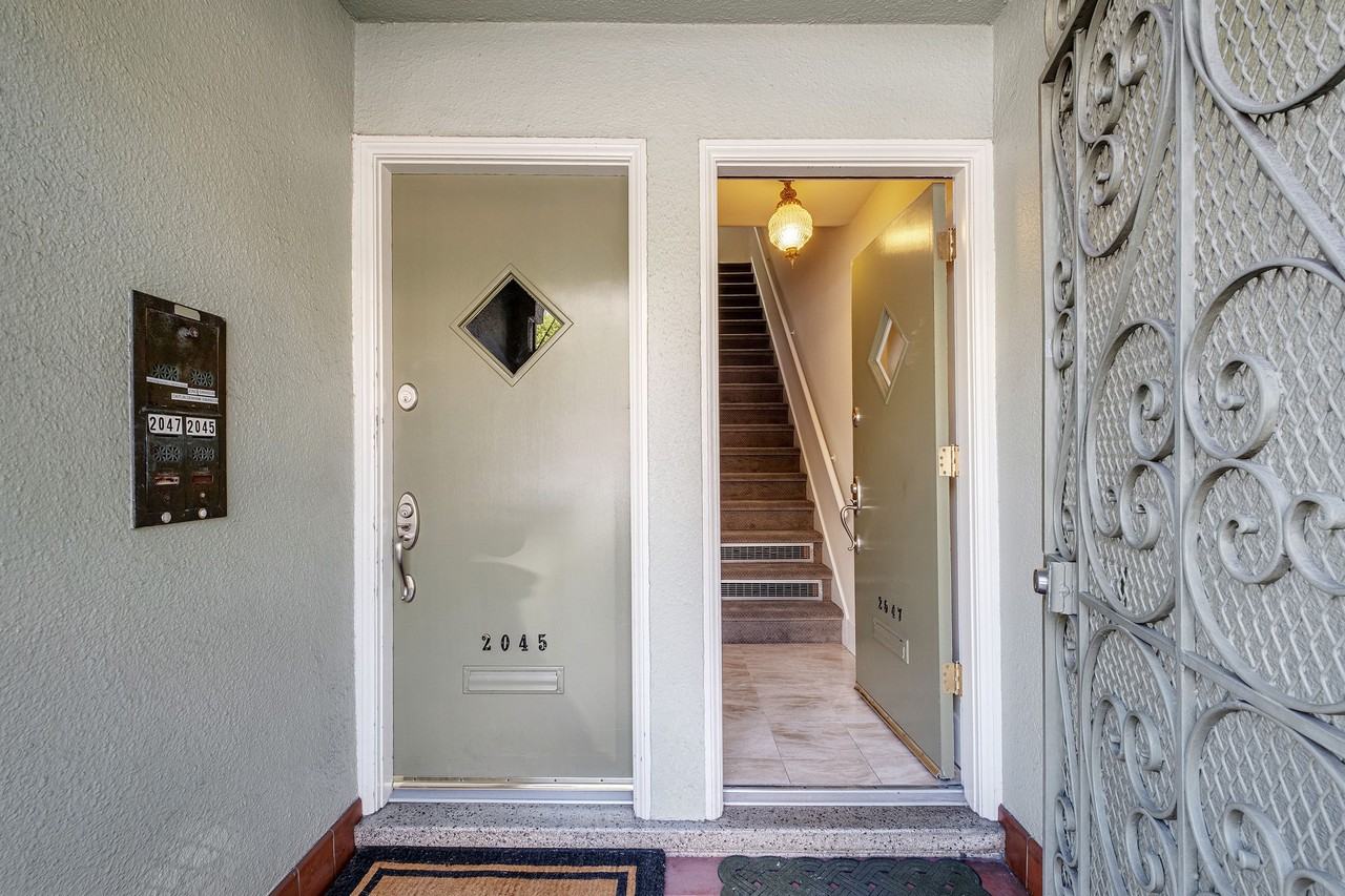 2047 Greenwich Street #2047 - Photo 3 of 30