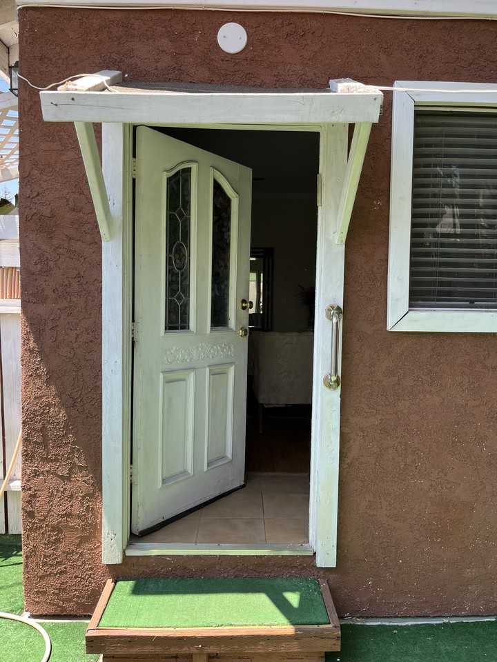 5402 Fallbrook Avenue 2, Los Angeles, CA 91367 1 Bedroom Apartment
