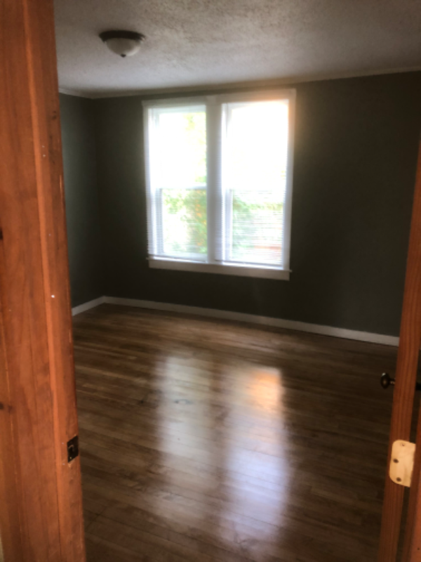 701 E 8th St #1 - Photo 7 of 14