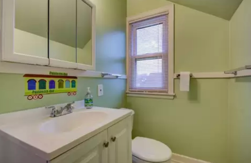 1500 Upton Ave N - Photo 2 of 4