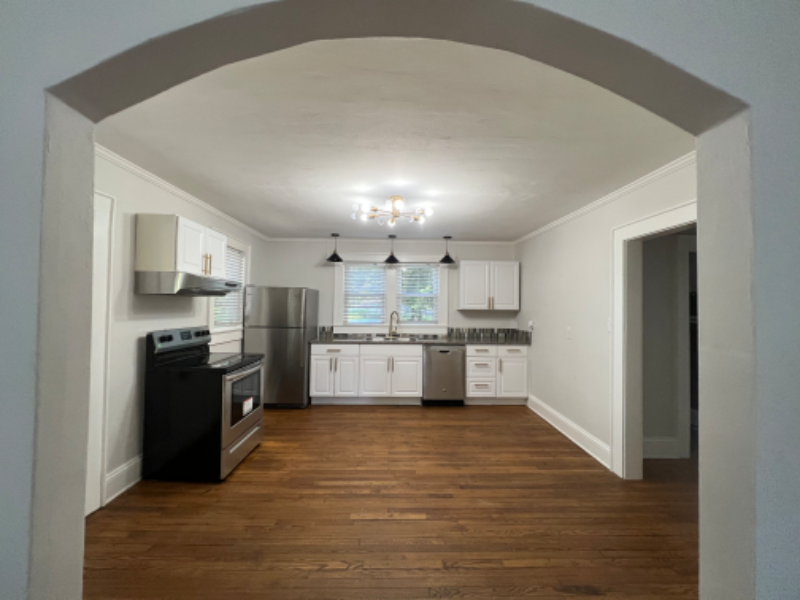 331 5th Ave Se - Photo 3 of 10