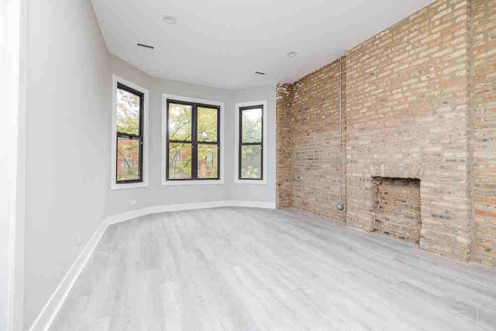 2448 S Oakley Ave Apt 3, Chicago, IL 60608, USA - 3 unit Rentals | Zumper