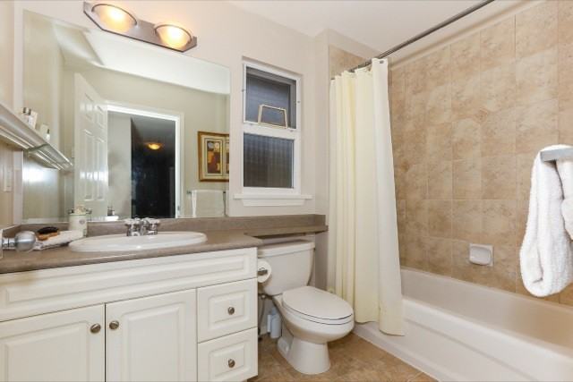 3633 153 St - Photo 2 of 36