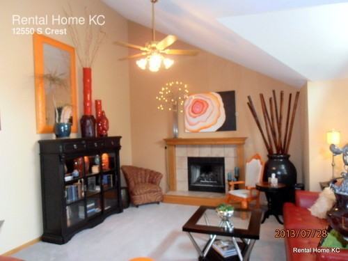 12550 S Crest Dr - Photo 2 of 16