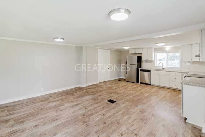 3617 Oakwood Dr - Photo 2 of 22