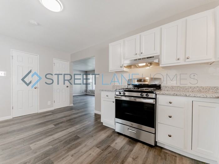 9808 Harold Dr - Photo 3 of 17