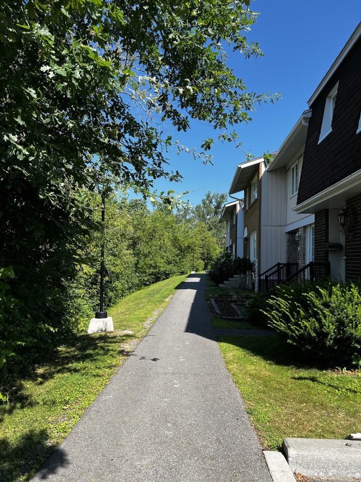 3260 Southgate Road - Photo 2 of 8