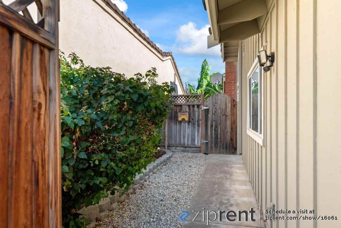 28 S Terrace Ct - Photo 3 of 24