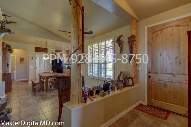 943 S Gunsmoke Dr - Photo 3 of 29