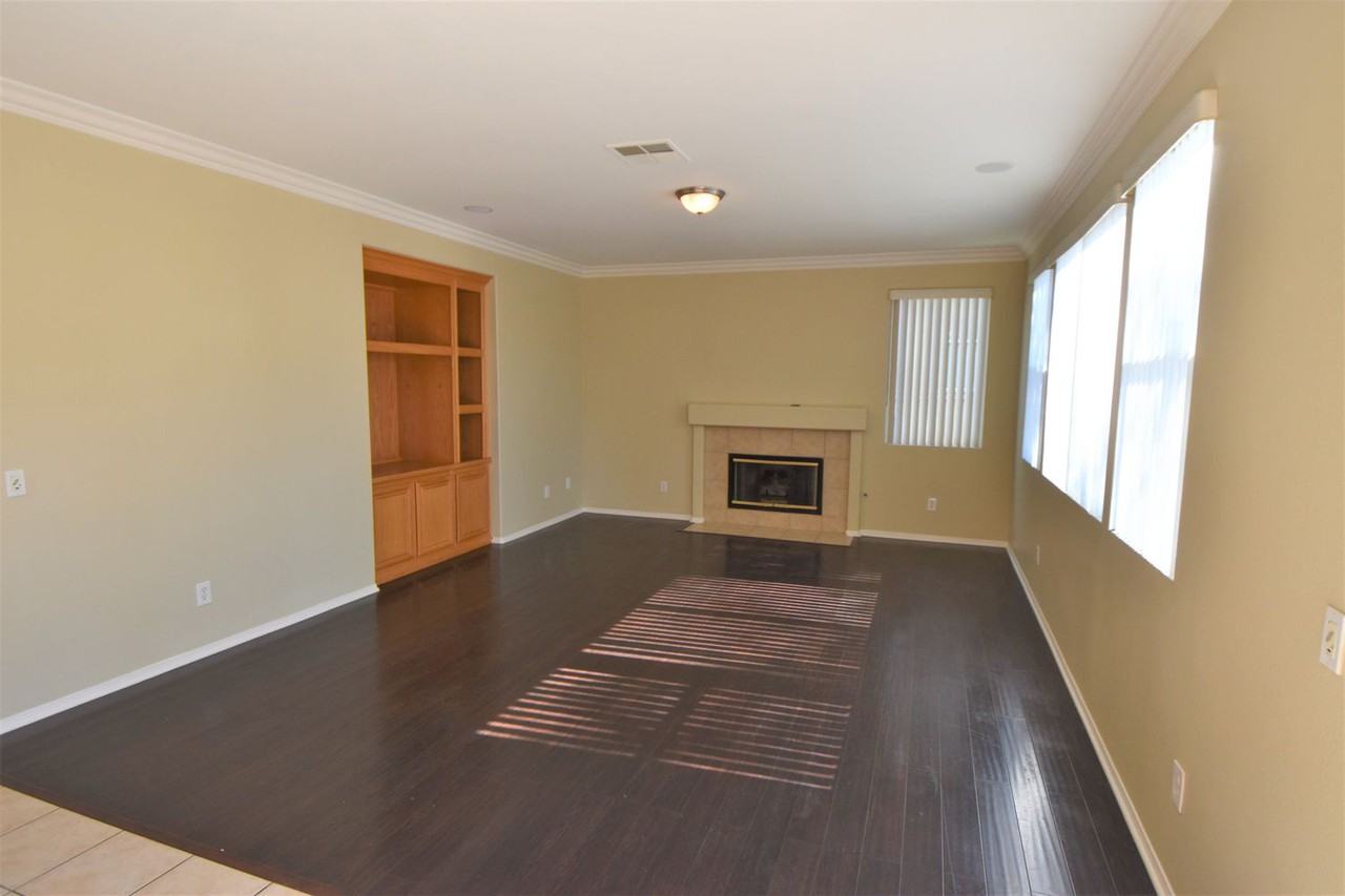 33706 Marigold Ln - Photo 2 of 22