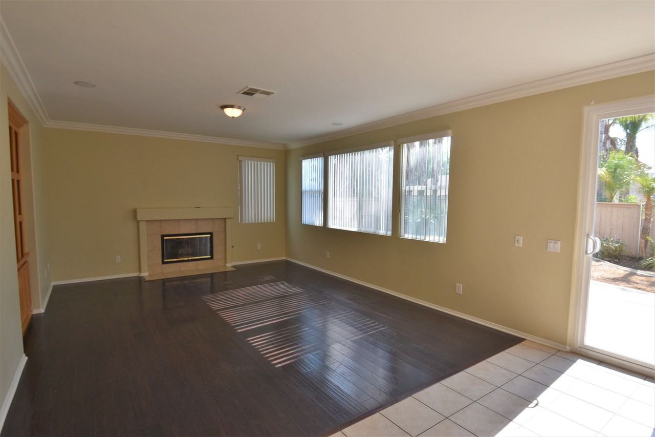 33706 Marigold Ln - Photo 3 of 22