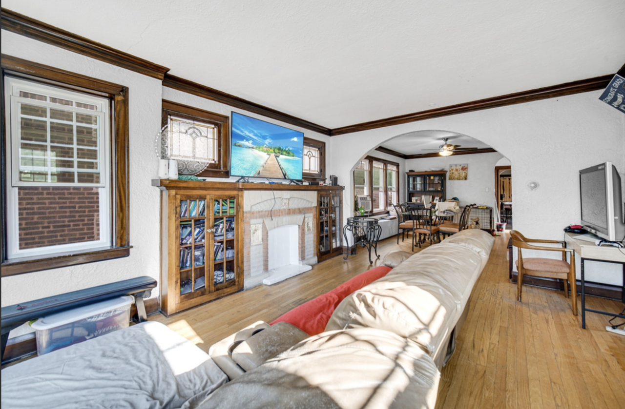 4835 West Cornelia Avenue