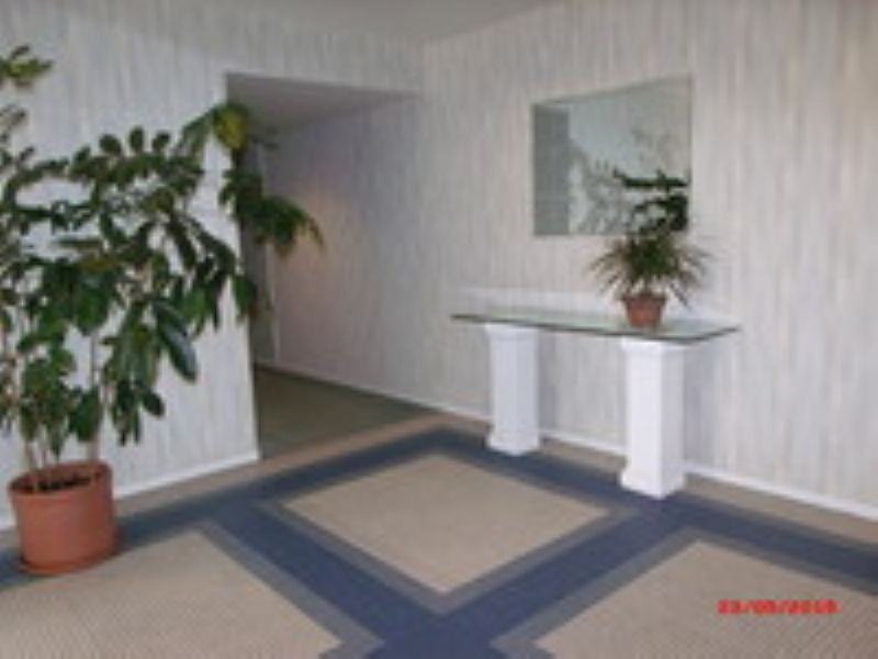 526 2nd St #102 - Photo 3 of 19