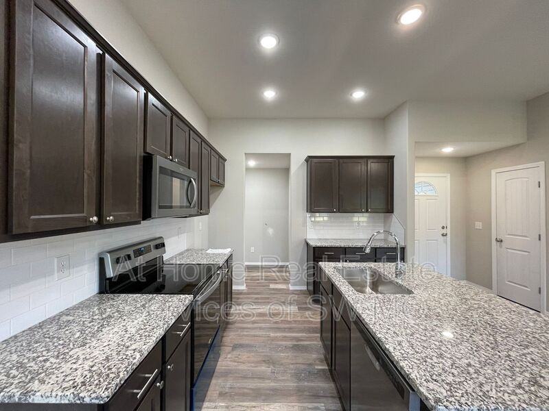 353 Rabbit Run St - Photo 4 of 15