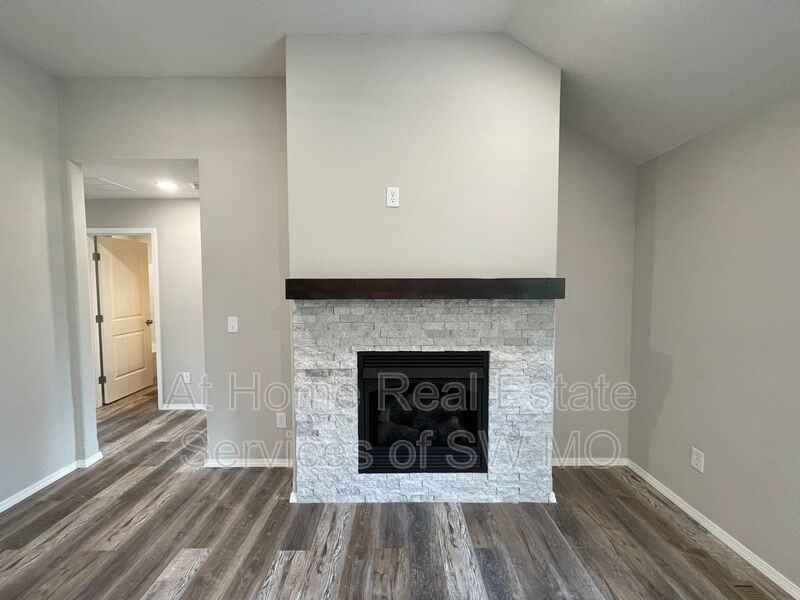 353 Rabbit Run St - Photo 6 of 15