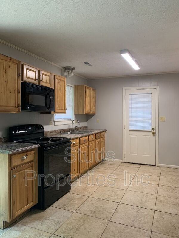 70 Shennandoah St - Photo 3 of 12