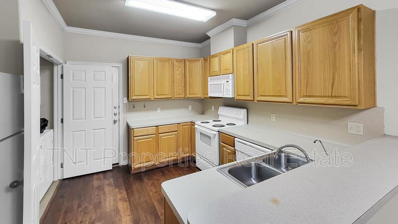 3842 Oldenburg Ln - Photo 2 of 11