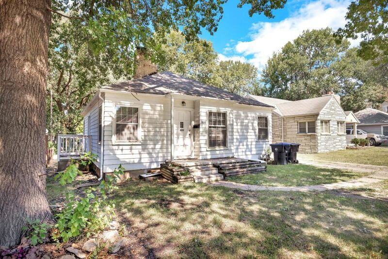 2414 Sw 10th Ave - Photo 2 of 18