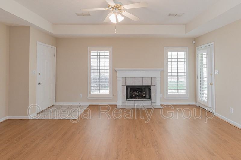 2614 Queens Hollow Ct - Photo 6 of 43
