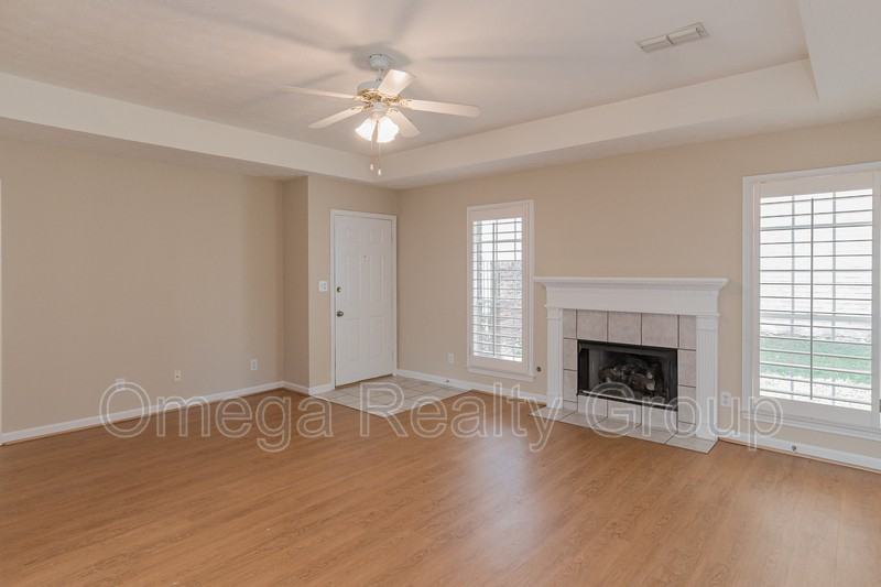 2614 Queens Hollow Ct - Photo 7 of 43