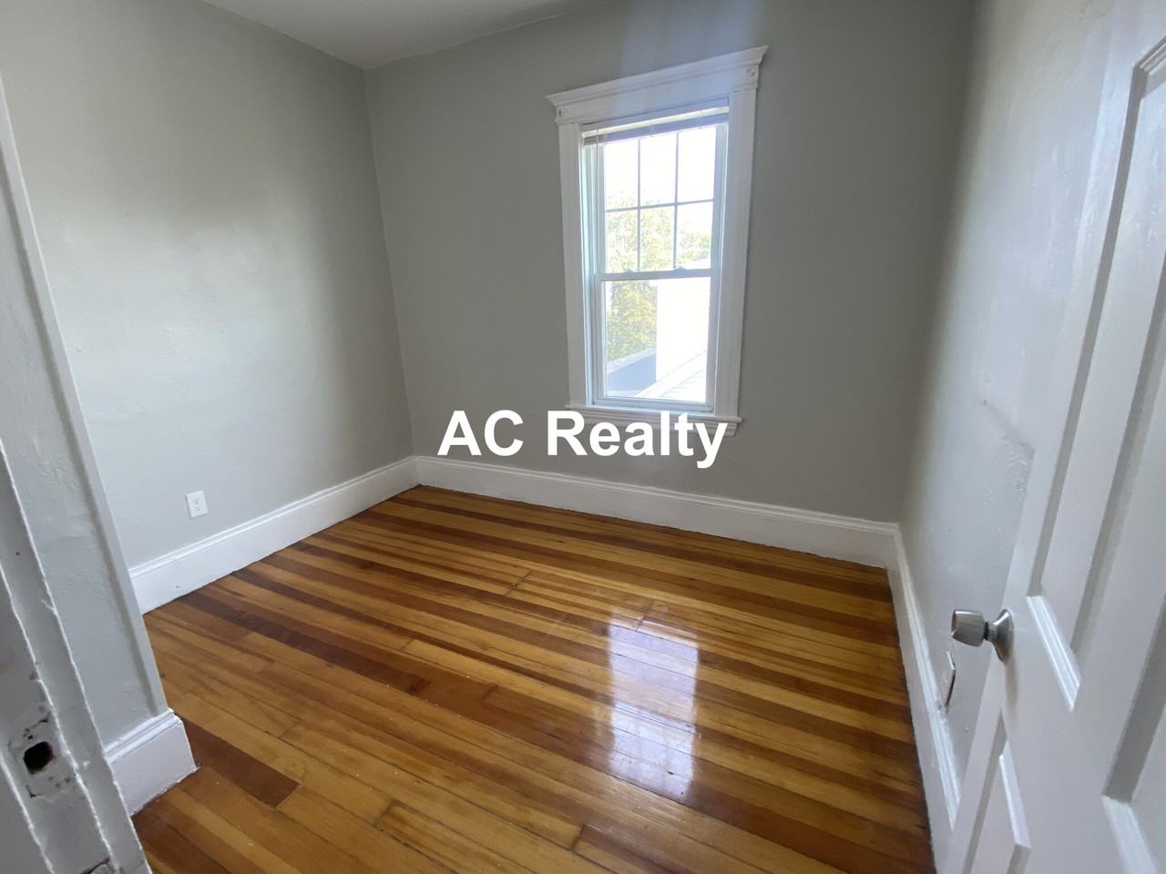 45 Upham St #3 - Photo 4 of 17