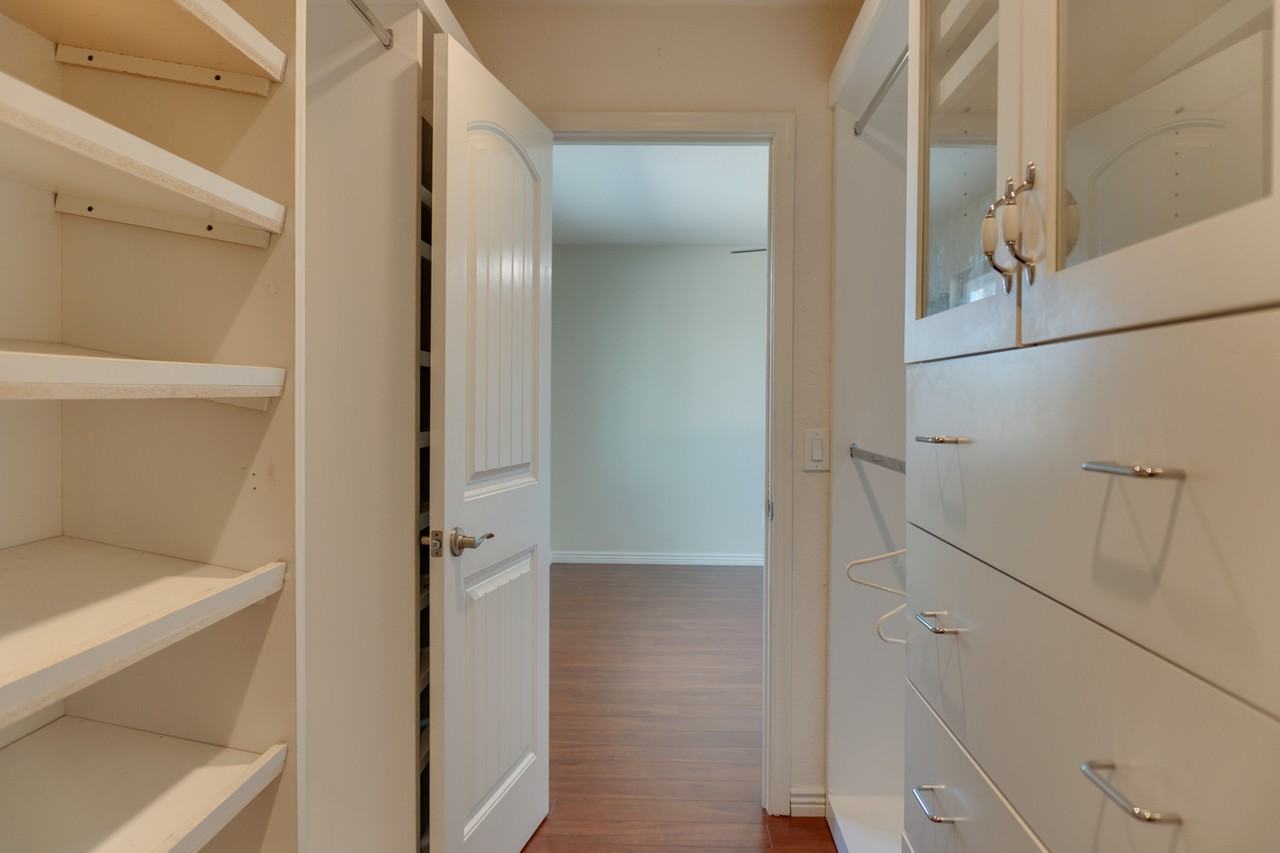 5619 E Paradise Ln - Photo 3 of 50