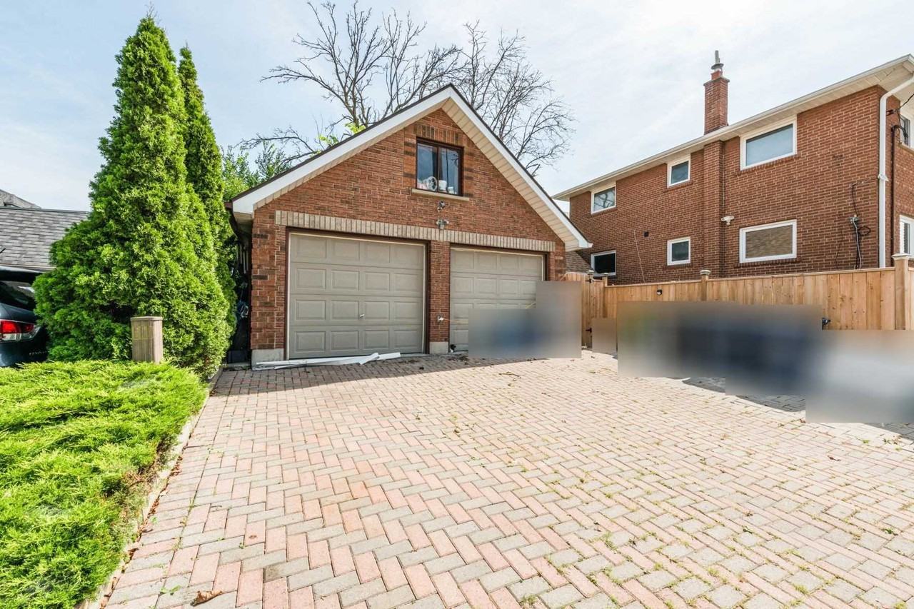 Lakeshore - Photo 2 of 4