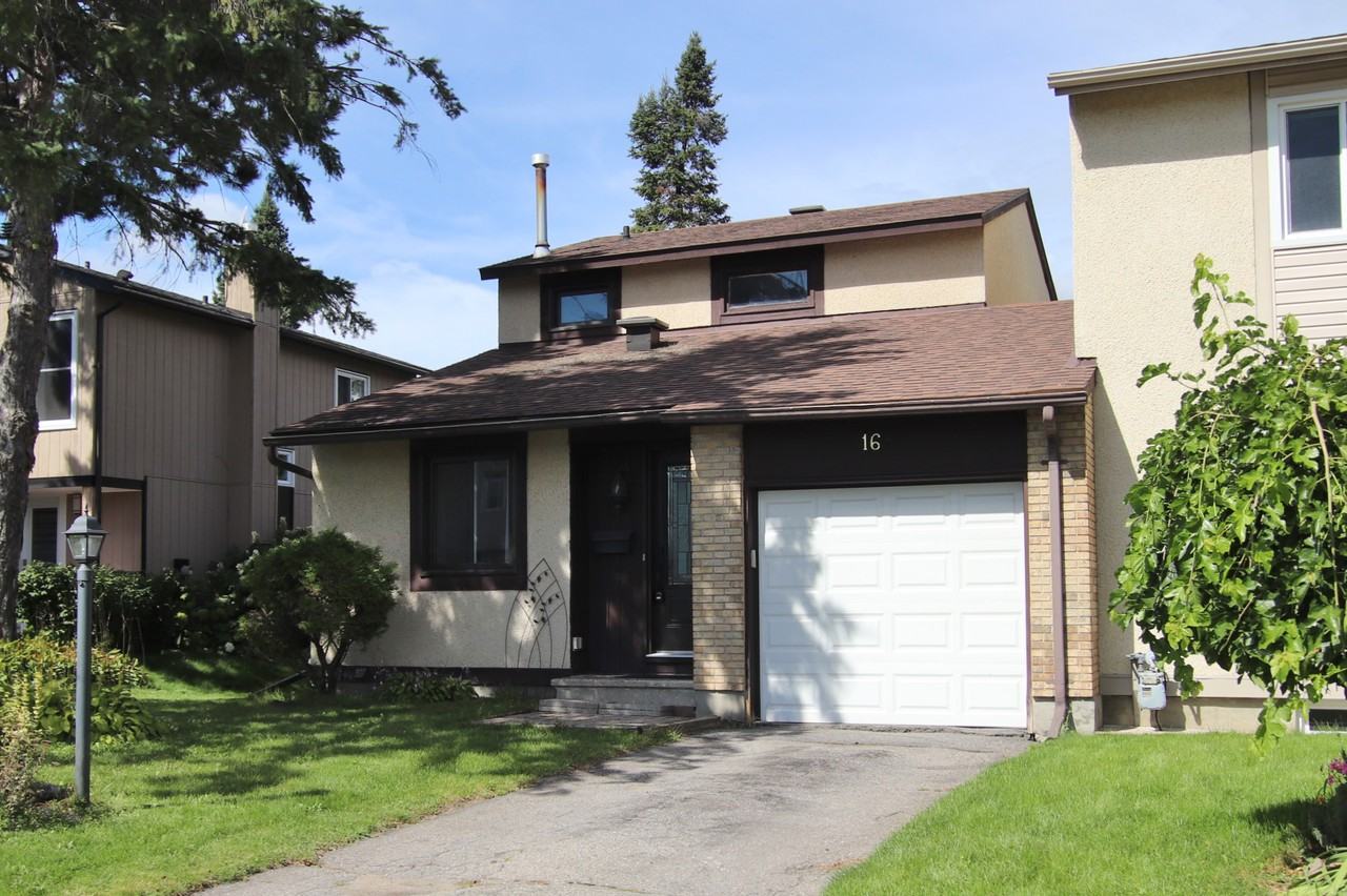 16 Tedwyn Drive, Barrhaven END UNIT - Photo 3 of 47