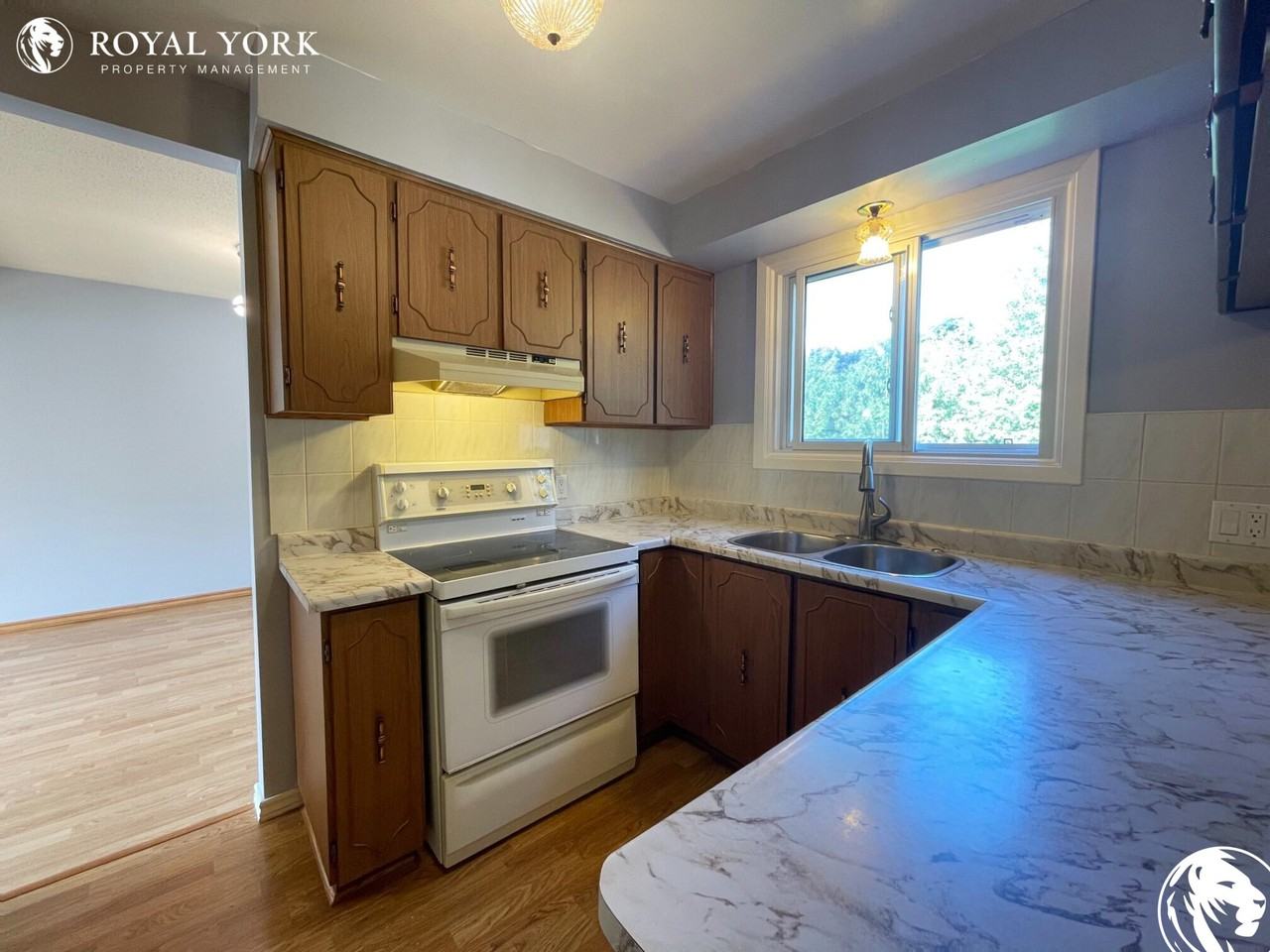 120 Frederick St - Photo 3 of 33