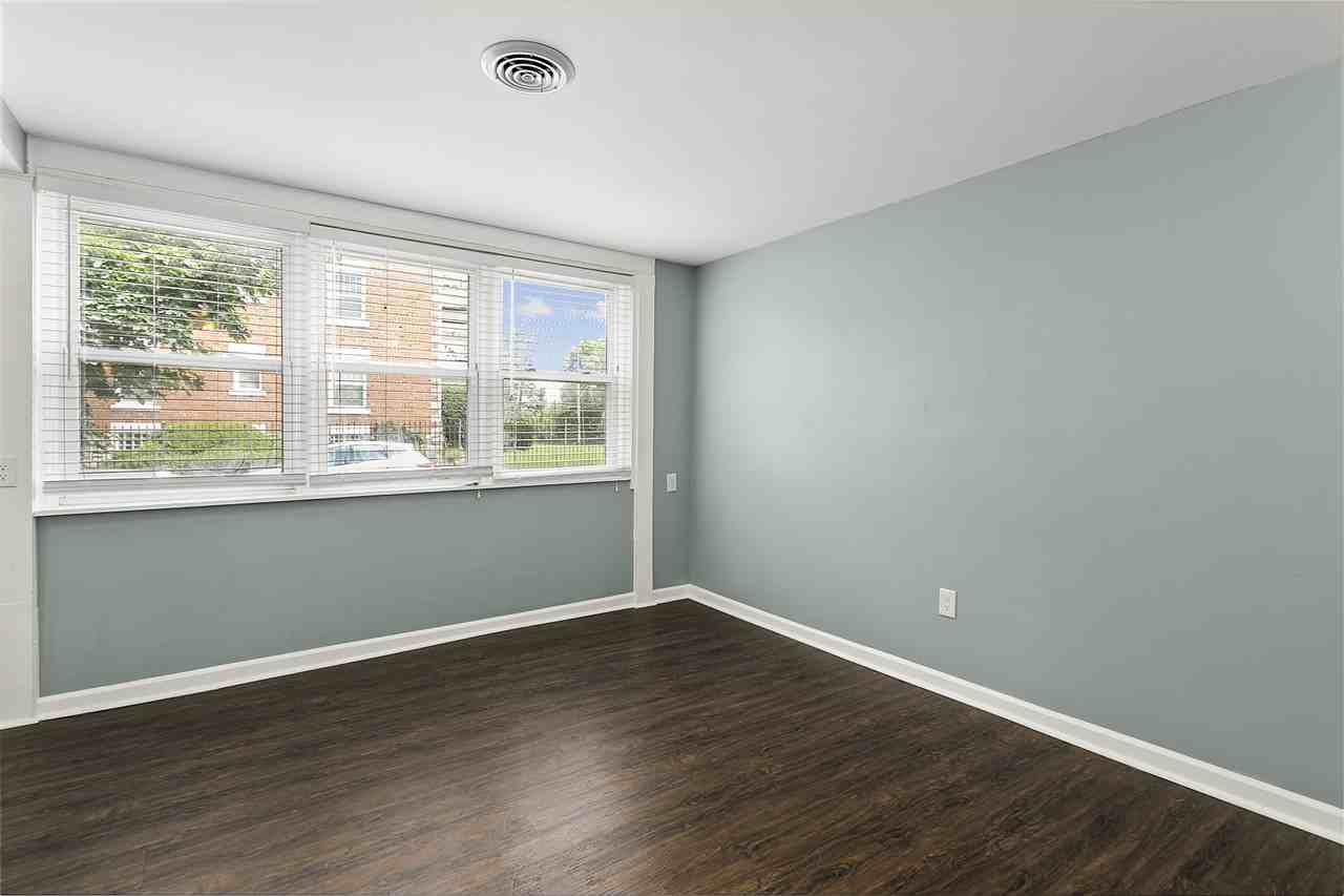 4158 Oak St #4158 - Photo 6 of 24