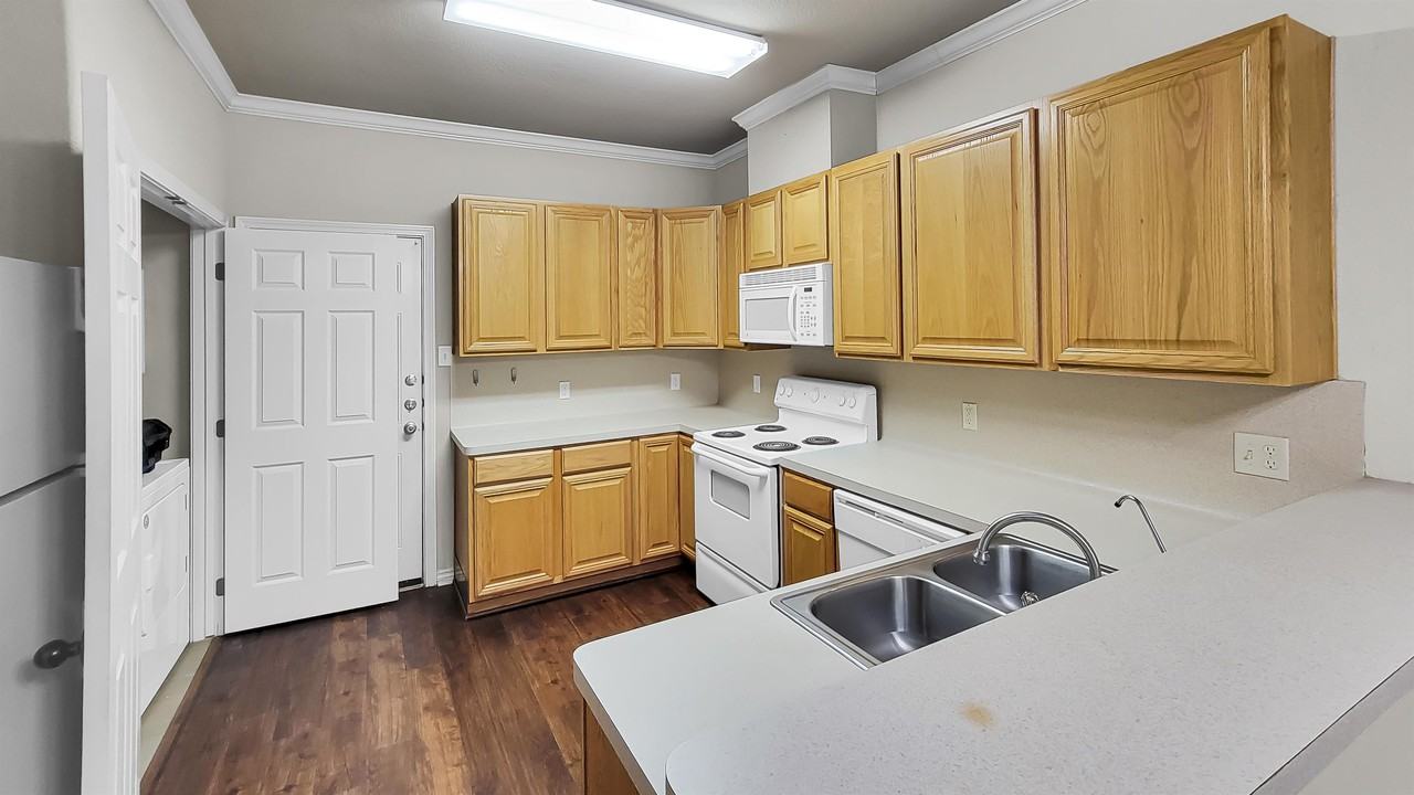 3842 Oldenburg Lane #3842 - Photo 2 of 11