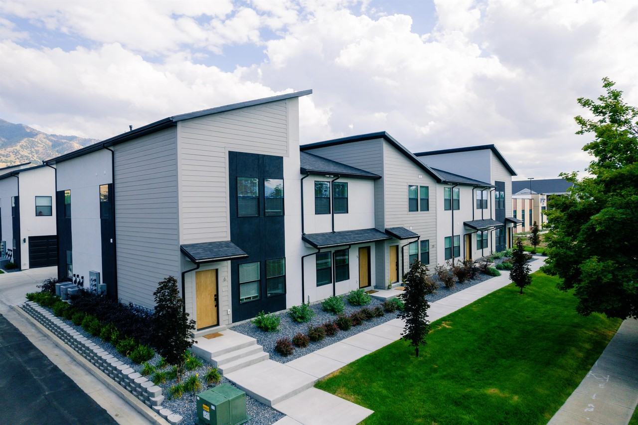 220 N Spring Creek Pkwy #5