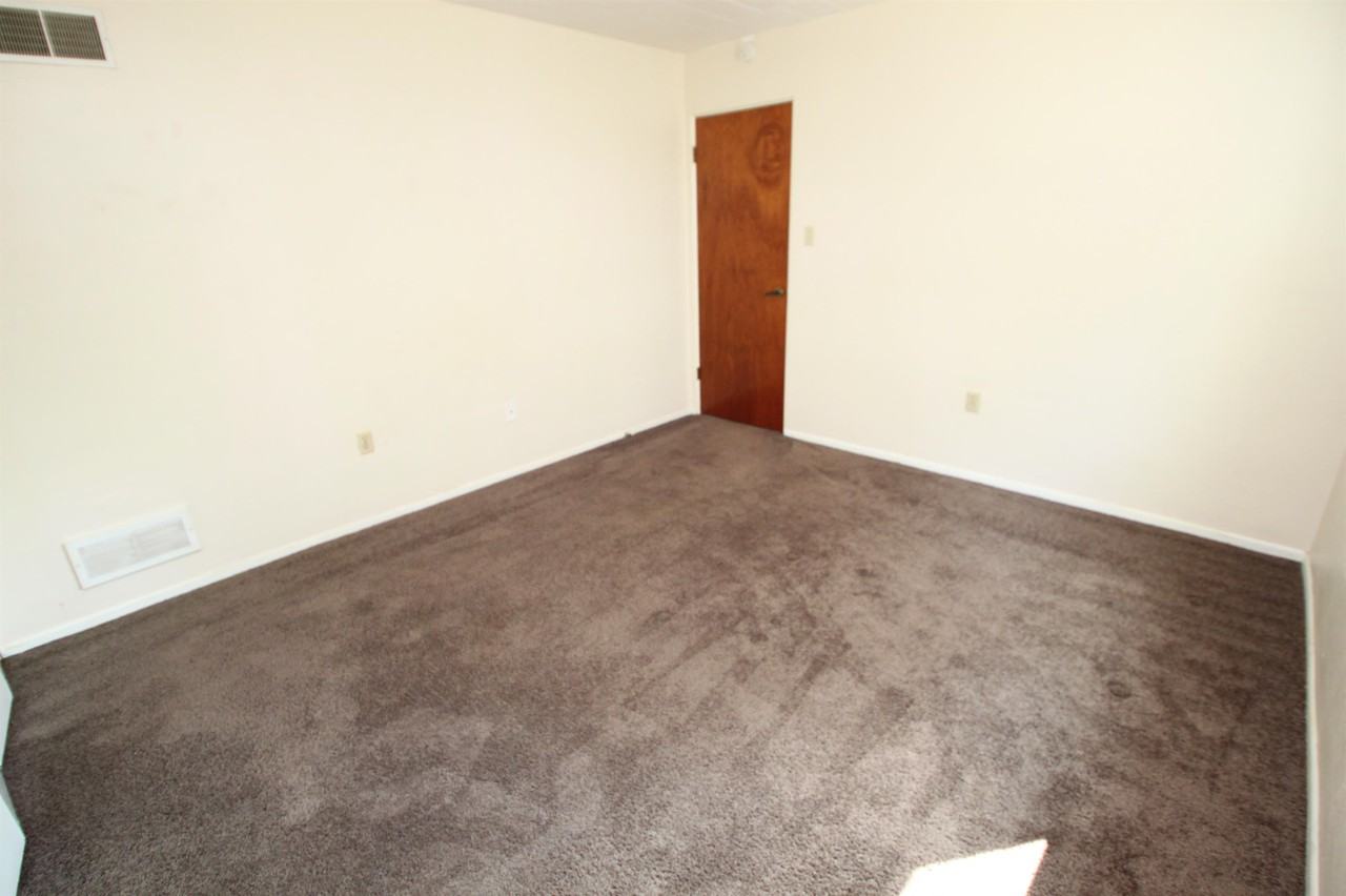 527 527  MONROE AVEAPT 207 #207 - Photo 6 of 10