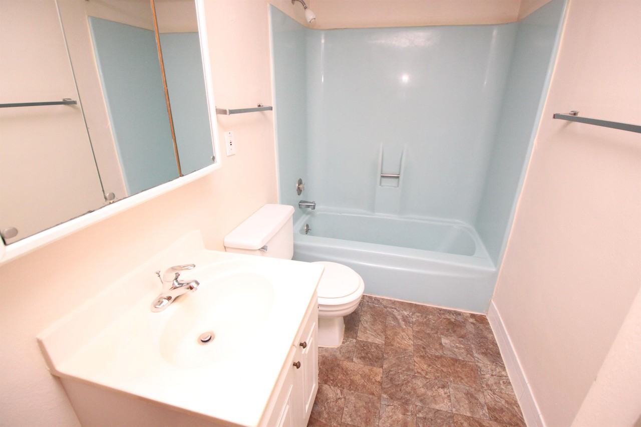 527 527  MONROE AVEAPT 207 #207 - Photo 7 of 10